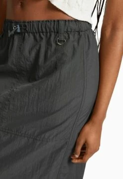 BERSHKA EFFECT - MIDI - A-Linien-Rock - Grey 11 BERSHKA EFFECT - MIDI - A-Linien-Rock - Grey -Bershka Verkaufsgeschäft 821033891643438881aa70403f7536f5