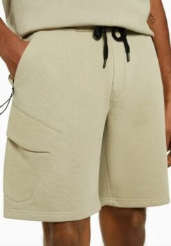 BERSHKA PLUSH CARGO BERMUDA - Shorts - Khaki 10 BERSHKA PLUSH CARGO BERMUDA - Shorts - Khaki -Bershka Verkaufsgeschäft 82436cfc43cc4721a65d3d20dc854b8f