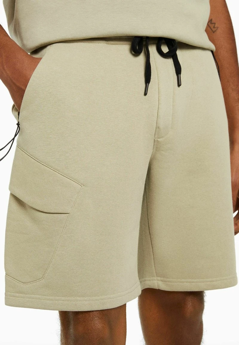 BERSHKA PLUSH CARGO BERMUDA - Shorts - Khaki 5 BERSHKA PLUSH CARGO BERMUDA - Shorts - Khaki – Bild 3