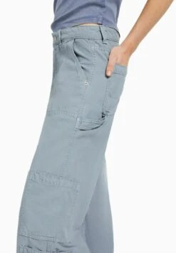 BERSHKA RELAXED FIT CARPENTER - Cargohose - Light Blue 10 BERSHKA RELAXED FIT CARPENTER - Cargohose - Light Blue -Bershka Verkaufsgeschäft 85d0b21e46944b0686e7d923bcbbe6b7