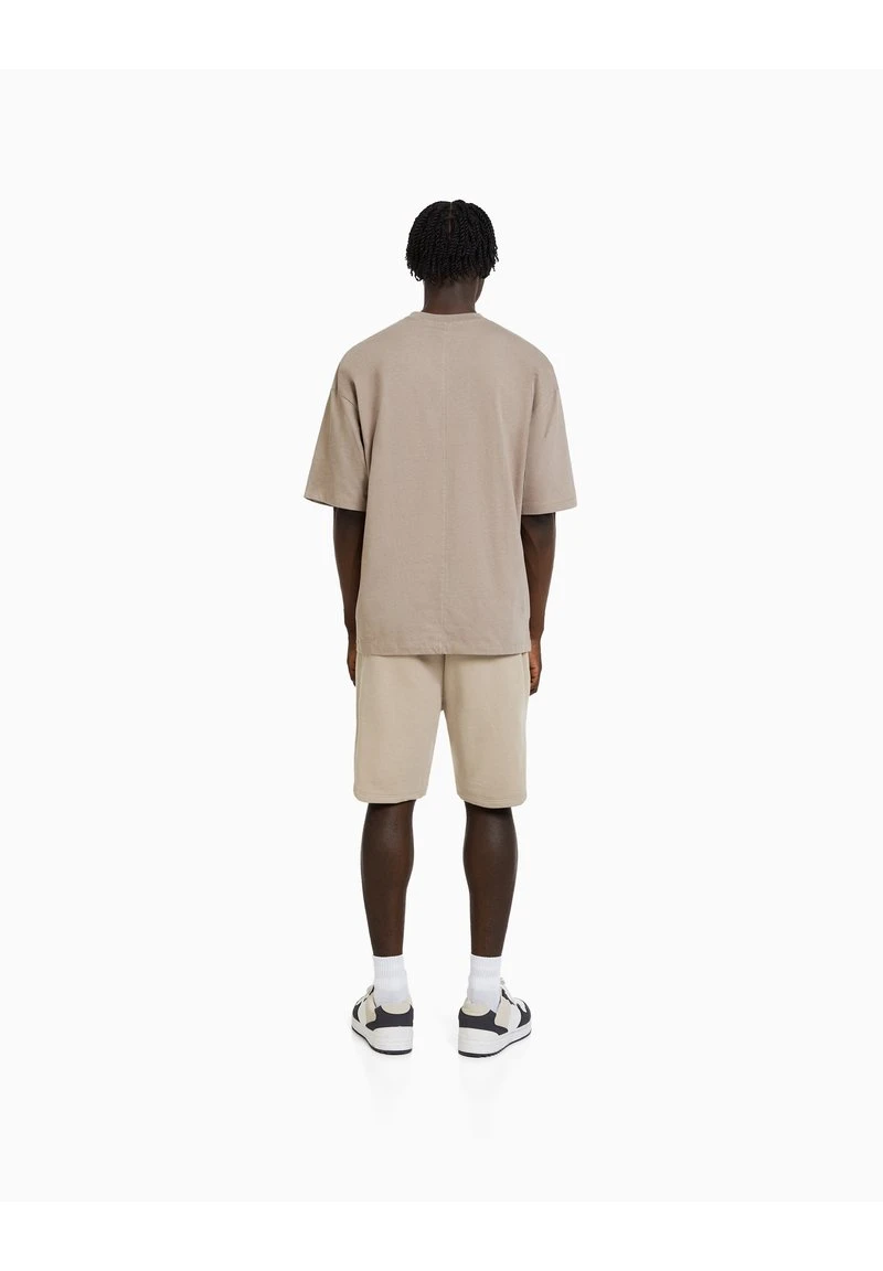 BERSHKA Shorts - Camel 5 BERSHKA Shorts - Camel – Bild 3