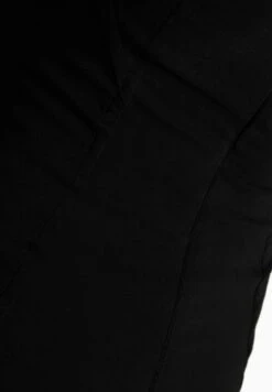 BERSHKA OFF-THE-SHOULDER WITH SEAMS - Cocktailkleid/festliches Kleid - Black 13 BERSHKA OFF-THE-SHOULDER WITH SEAMS - Cocktailkleid/festliches Kleid - Black -Bershka Verkaufsgeschäft 872a445ed6f040ccad344b9d80c8214e