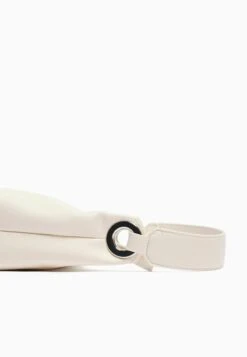 BERSHKA RING DETAIL WITH HANDLE - Handtasche - Off White -Bershka Verkaufsgeschäft 87b63ae8a33145c1925fda7987f14f21