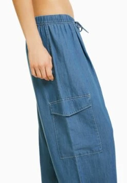 BERSHKA WIDE BALLOON FIT - Flared Jeans - Dark Blue -Bershka Verkaufsgeschäft 88aba7a43b4747dd91f0669b5e1228c6