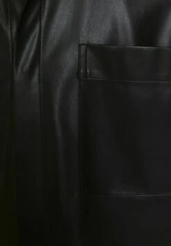 BERSHKA SEMI - Stoffhose - Black 12 BERSHKA SEMI - Stoffhose - Black -Bershka Verkaufsgeschäft 89fd1279fd0b4aef8ab2782ed4b56b23