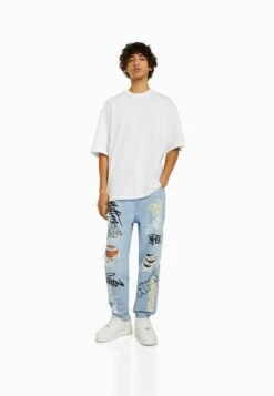 BERSHKA WITH PRINT - Jeans Straight Leg - Light Blue