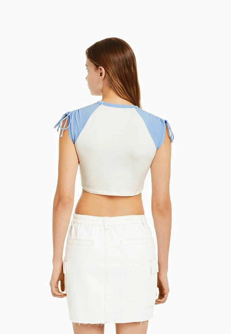 BERSHKA PRINTED SHORT SLEEVE WITH GATHERING - T-Shirt Print - White 5 BERSHKA PRINTED SHORT SLEEVE WITH GATHERING - T-Shirt Print - White – Bild 3