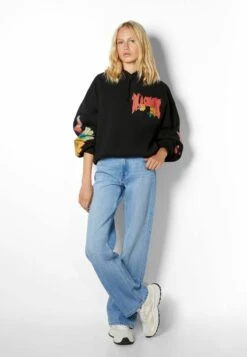 Bershka Verkaufsgeschäft -Bershka Verkaufsgeschäft 8f00171e406b44e5958b90b80e0fc8da