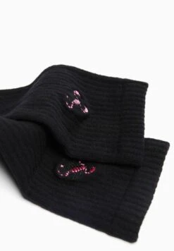BERSHKA EMBROIDERED SET - Socken - Black 11 BERSHKA EMBROIDERED SET - Socken - Black -Bershka Verkaufsgeschäft 8f83ee80fbf94b738f9a6204b02a911f