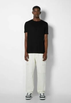 BERSHKA SHORT SLEEVE - T-Shirt Basic - Black -Bershka Verkaufsgeschäft 90b28bbe22e84d57a209c7c3acdd5c3b