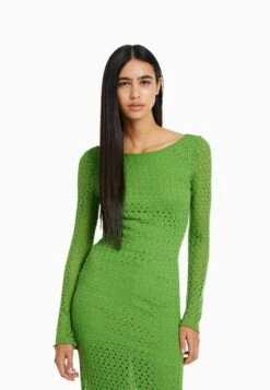 BERSHKA LONG SLEEVES - Strickkleid - Evergreen -Bershka Verkaufsgeschäft 92217f708ed44df28ca56d3f98ef945d