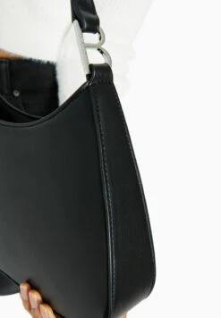 BERSHKA WITH HANDLE - Handtasche - Black -Bershka Verkaufsgeschäft 928bea71647e401b926881a4eb91c935