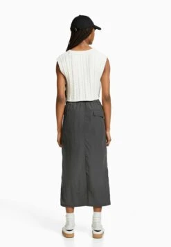 BERSHKA EFFECT - MIDI - A-Linien-Rock - Grey 10 BERSHKA EFFECT - MIDI - A-Linien-Rock - Grey -Bershka Verkaufsgeschäft 92c2c5f35ac54fbca3dd080c6998e349