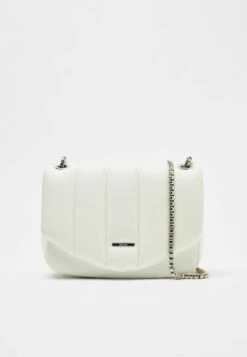 BERSHKA MIT VERTIKALEM STEPPMUSTER UND TRAGEKETTE - Umhängetasche - White -Bershka Verkaufsgeschäft 931d7eb4b5b241eda7a6c079baed1bae