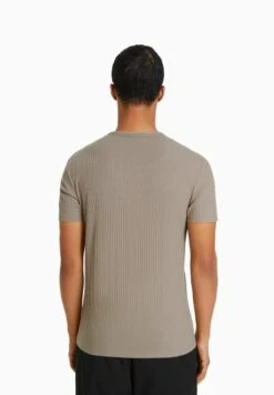 BERSHKA MUSCLE FIT SHORT SLEEVE - T-Shirt Basic - Grey 10 BERSHKA MUSCLE FIT SHORT SLEEVE - T-Shirt Basic - Grey -Bershka Verkaufsgeschäft 9320d1570cb54f1e9e978fc5941ba558