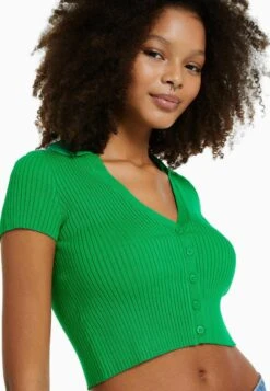 BERSHKA SHORT SLEEVE - Strickjacke - Evergreen 11 BERSHKA SHORT SLEEVE - Strickjacke - Evergreen -Bershka Verkaufsgeschäft 93bfef74792745b0b3bfb9fd4f1be622