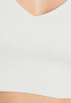 BERSHKA V-NECK - Top - Beige -Bershka Verkaufsgeschäft 93c7837e7c0f45c3a580ca0405df20d9