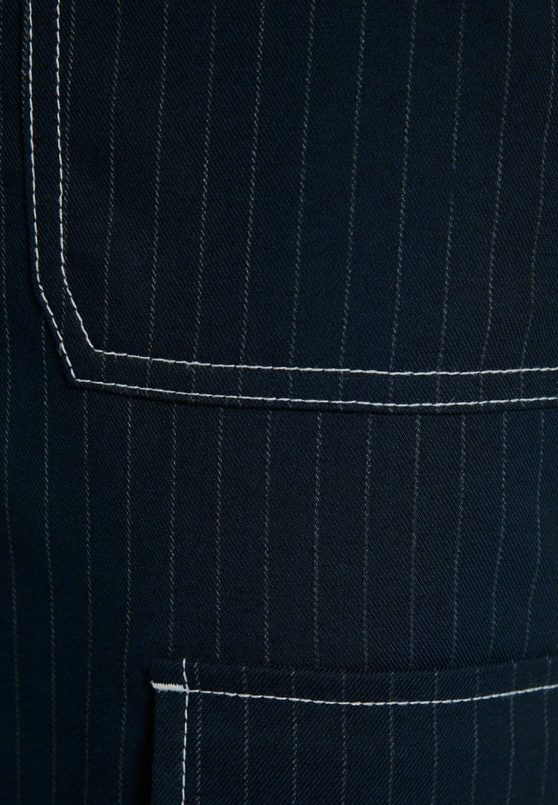 BERSHKA TAILORED PINSTRIPE - Cargohose - Royal Blue 8 BERSHKA TAILORED PINSTRIPE - Cargohose - Royal Blue – Bild 6