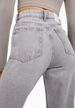 BERSHKA MOM - Jeans Relaxed Fit - Grey -Bershka Verkaufsgeschäft 96664d6d528d49168b83e0fa1453411d