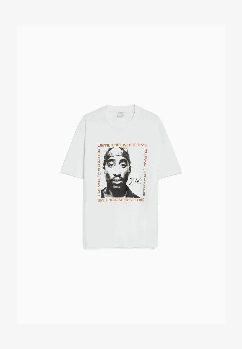 BERSHKA BOXY FIT SHORT SLEEVE TUPAC - T-Shirt Print - Off White 8 BERSHKA BOXY FIT SHORT SLEEVE TUPAC - T-Shirt Print - Off White – Bild 6