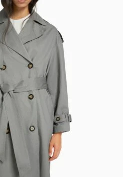 BERSHKA Trenchcoat - Grey 11 BERSHKA Trenchcoat - Grey -Bershka Verkaufsgeschäft 9d63936437b545cf8ef7ebc9cabc8ac1