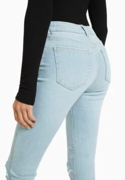 BERSHKA VINTAGE - Jeans Skinny Fit - Light Blue -Bershka Verkaufsgeschäft 9f2783b0a43747f0b5d0b618e844c95c