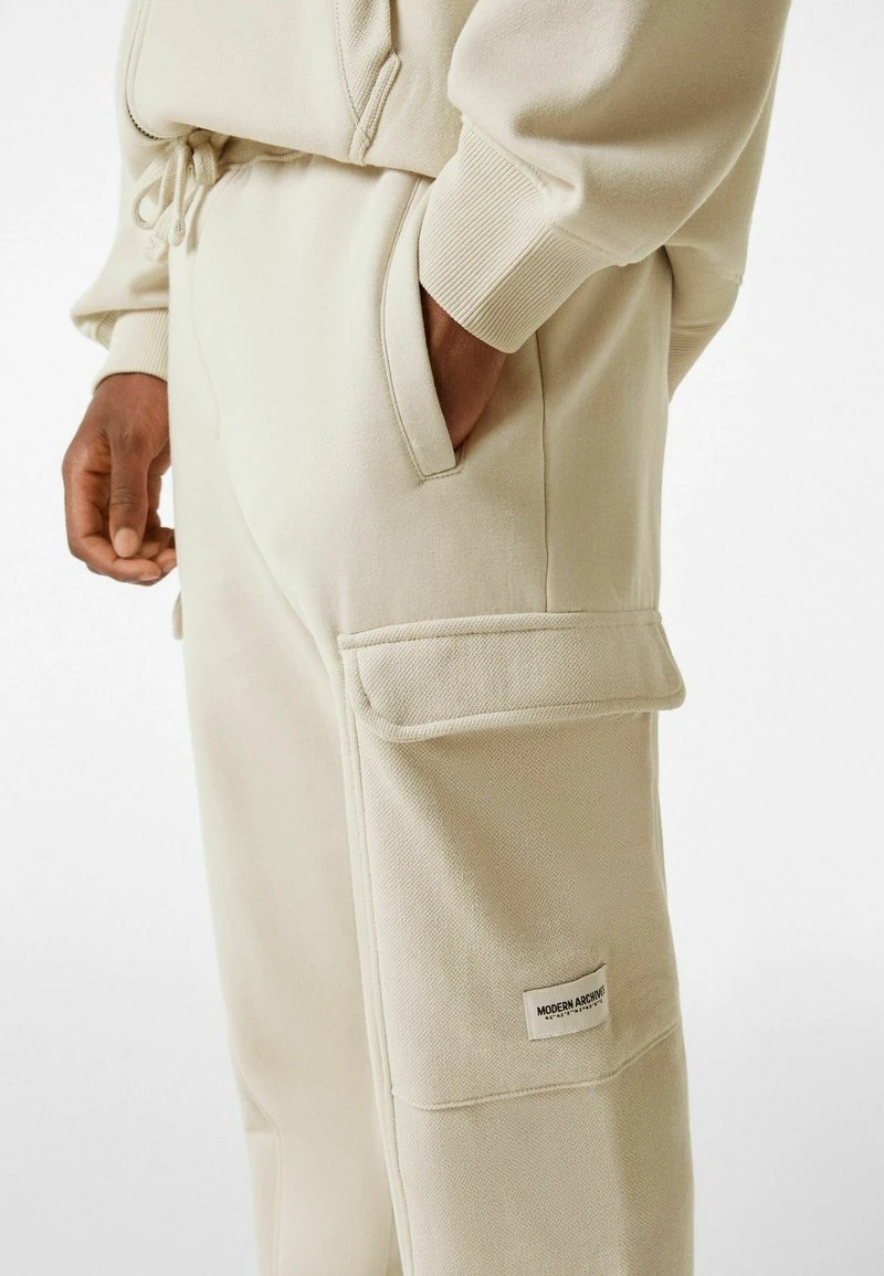 BERSHKA PLUSH - Cargohose - Stone 6 BERSHKA PLUSH - Cargohose - Stone – Bild 4