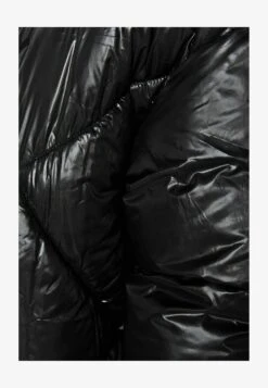 BERSHKA Wintermantel - Black 12 BERSHKA Wintermantel - Black -Bershka Verkaufsgeschäft a08f1ba9d2e6451983bdc47ed7e602e9