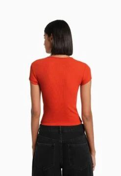 BERSHKA SHORT SLEEVE - T-Shirt Basic - Red -Bershka Verkaufsgeschäft a23805b14b7d4b29bcd3e937ff948339