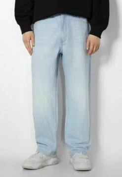 BERSHKA Jeans Straight Leg - Blue 13 BERSHKA Jeans Straight Leg - Blue -Bershka Verkaufsgeschäft a3f7beff3744439fa4efee98020f7253 1
