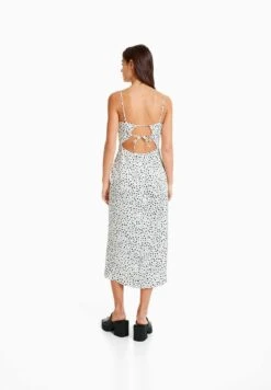 BERSHKA STRAPPY - PRINT - Freizeitkleid - White 10 BERSHKA STRAPPY - PRINT - Freizeitkleid - White -Bershka Verkaufsgeschäft a5e6d9cce5834c6ca396ddc747a5a2ab