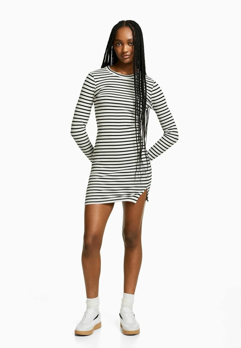 BERSHKA LONG SLEEVE MINI - Etuikleid - White 4 BERSHKA LONG SLEEVE MINI - Etuikleid - White – Bild 2