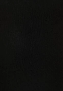 BERSHKA 3 PACK REGULAR FIT - T-Shirt Basic - Off White 13 BERSHKA 3 PACK REGULAR FIT - T-Shirt Basic - Off White -Bershka Verkaufsgeschäft a6f211784f5d478593511b919d12ea7c