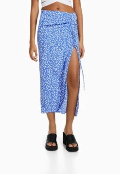 BERSHKA FLORAL PRINT - Maxirock - Dark Blue