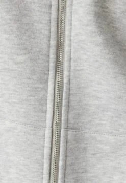 BERSHKA OVERSIZE PLUSH 07073670 - Sweatjacke - Mottled Grey 13 BERSHKA OVERSIZE PLUSH 07073670 - Sweatjacke - Mottled Grey -Bershka Verkaufsgeschäft a9811265f846457988106ad7b9ecefb4