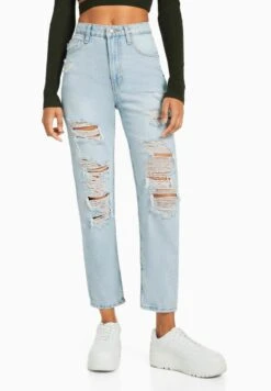 BERSHKA RIPPED MOM - Jeans Straight Leg - Light Blue Denim