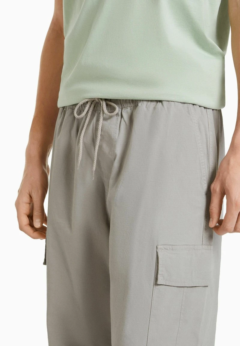 BERSHKA STOPPERS - Cargohose - Grey 6 BERSHKA STOPPERS - Cargohose - Grey – Bild 4