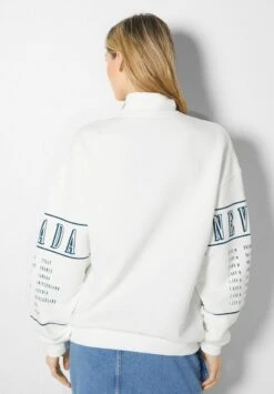 BERSHKA HIGH NECK ZIP-PRINT - Sweatshirt - White -Bershka Verkaufsgeschäft ae48921640fd428fb3369fcfb7b271f9