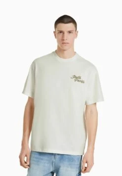 BERSHKA BOXY SHORT SLEEVE EMBROIDERY - T-Shirt Print - Off-white