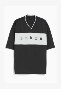 BERSHKA LOOSE FIT WITH SHORT SLEEVE - T-Shirt Print - Grey 12 BERSHKA LOOSE FIT WITH SHORT SLEEVE - T-Shirt Print - Grey -Bershka Verkaufsgeschäft b6b99a1b90f3408b92fee33316ebcaba