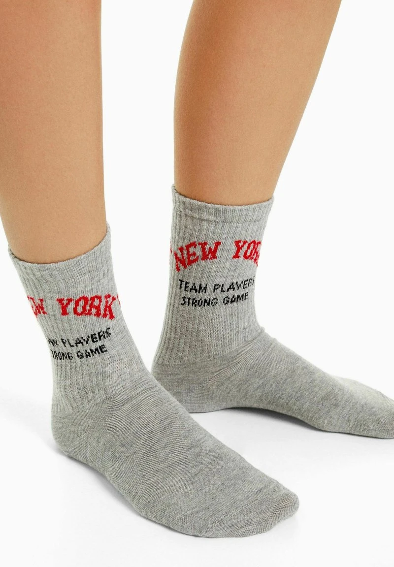 BERSHKA VARSITY SET 03644723 - Socken - Grey 3 BERSHKA VARSITY SET 03644723 - Socken - Grey