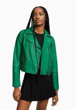 BERSHKA Kunstlederjacke - Evergreen