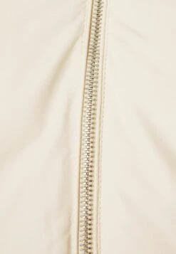 BERSHKA PUFFER - Winterjacke - Off White 13 BERSHKA PUFFER - Winterjacke - Off White -Bershka Verkaufsgeschäft b87acc8598074d0f94079661db0e5f7e