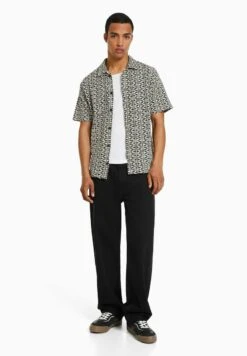 BERSHKA PRINTED SHORT SLEEVE - T-Shirt Print - Black 9 BERSHKA PRINTED SHORT SLEEVE - T-Shirt Print - Black -Bershka Verkaufsgeschäft bba54d68866647dc8c5fa31fb96719c4