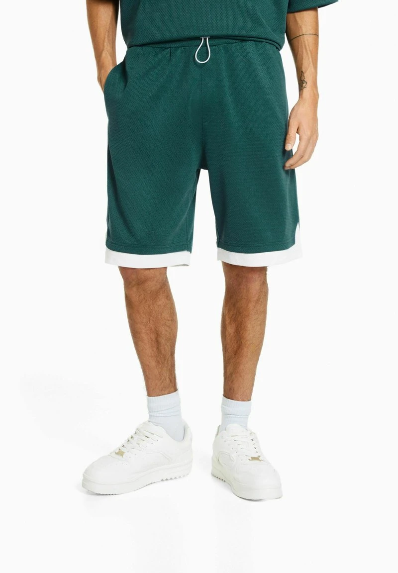 BERSHKA Shorts - Green 3 BERSHKA Shorts - Green