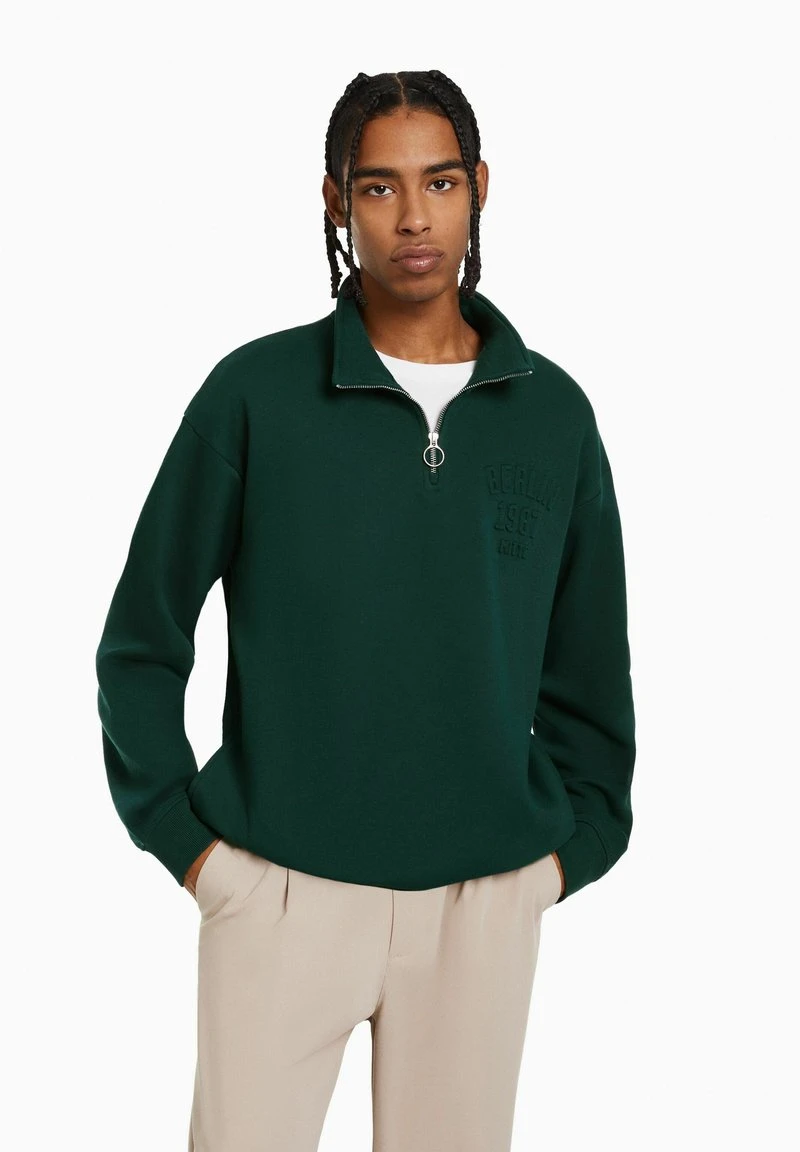 BERSHKA HIGH NECK ZIP-UP - Sweatshirt - Dark Green 3 BERSHKA HIGH NECK ZIP-UP - Sweatshirt - Dark Green