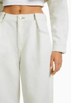 BERSHKA WIDE-LEG WITH ADJUSTABLE WAISTBAND - Flared Jeans - Off White 11 BERSHKA WIDE-LEG WITH ADJUSTABLE WAISTBAND - Flared Jeans - Off White -Bershka Verkaufsgeschäft bfd328624d3a41b2810c1a12179379d7