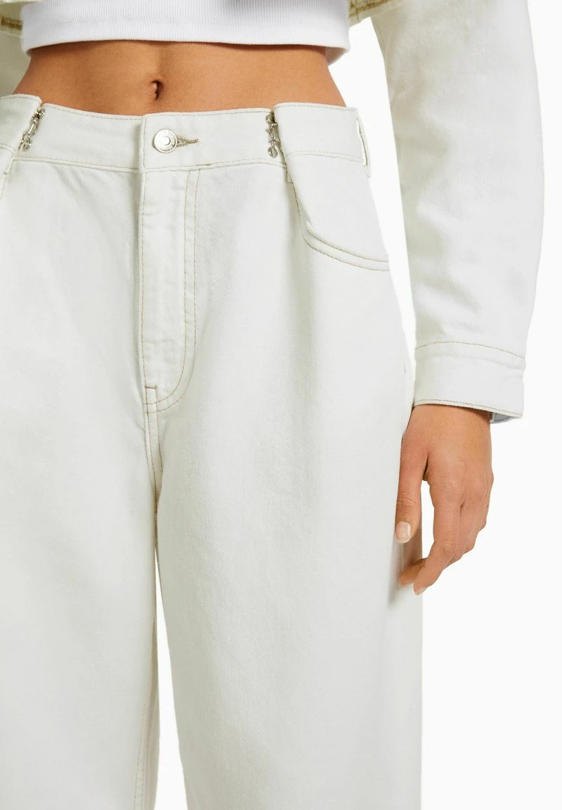 BERSHKA WIDE-LEG WITH ADJUSTABLE WAISTBAND - Flared Jeans - Off White 6 BERSHKA WIDE-LEG WITH ADJUSTABLE WAISTBAND - Flared Jeans - Off White – Bild 4