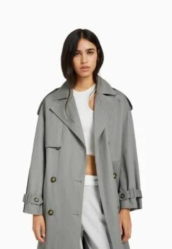 BERSHKA Trenchcoat - Grey 10 BERSHKA Trenchcoat - Grey -Bershka Verkaufsgeschäft c16d9d5d04634acd8cdaee6e7f59ca8b