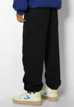 BERSHKA PARACHUTE - Cargohose - Black 10 BERSHKA PARACHUTE - Cargohose - Black -Bershka Verkaufsgeschäft c19b28db9d504eb1b8ccc6647a45f778